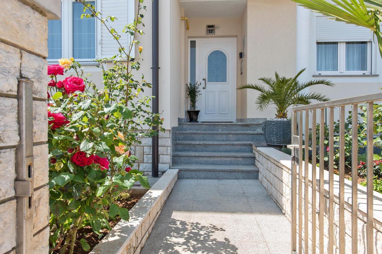 Summer House Пула Екстериор снимка